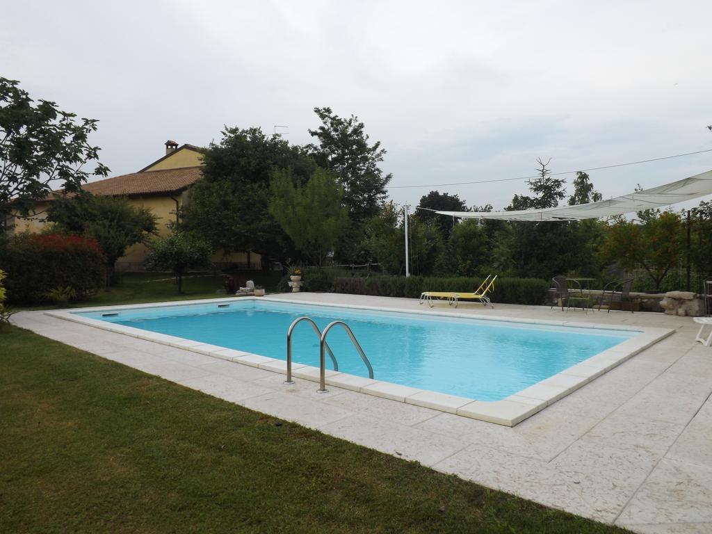 B&B Ai Tre Confini Monzambano Extérieur photo