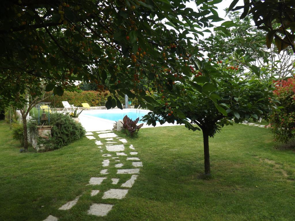 B&B Ai Tre Confini Monzambano Extérieur photo